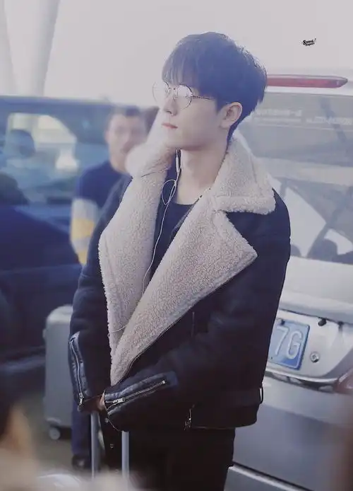 你的日系男孩肖战太会穿演绎秋冬暖男穿搭,不愧是私服穿搭模板