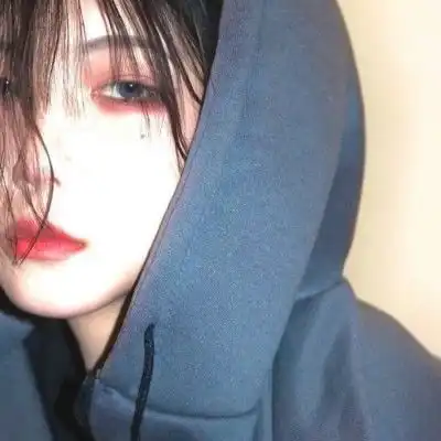 丧系哭得特心疼的头像女