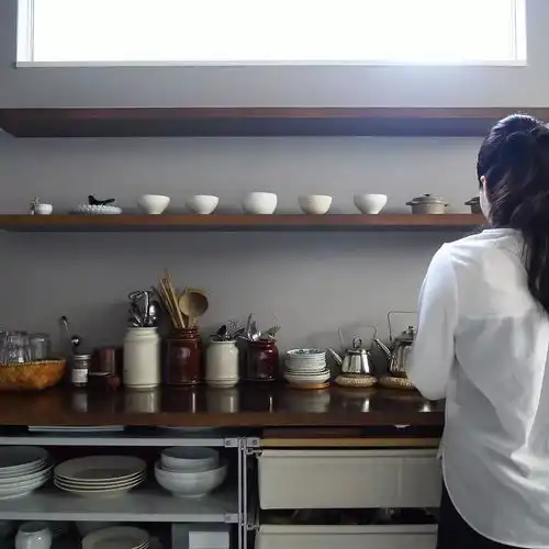 多少人佩服她的厨房收纳,却没看到她的开挂人生