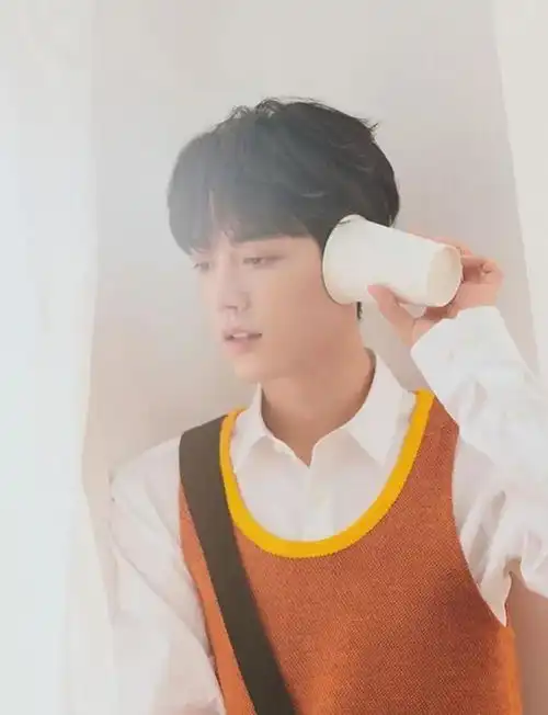 那些年惊艳了时光的瞬间肖战走自己的路,让别人说去吧