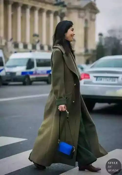 别再土气了啦冬天女人这样穿大衣才显气质