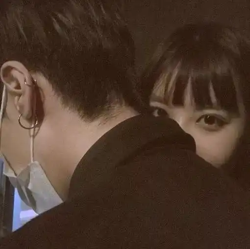 男生帅女生美情侣发色你见过吗