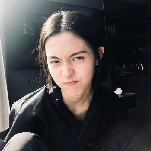 女生头像世态人情可做书读可当戏看小众文案