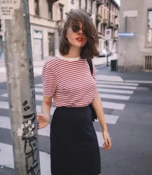 夏天怎么穿才够洋气不如试试t恤半身裙,高级又显气质