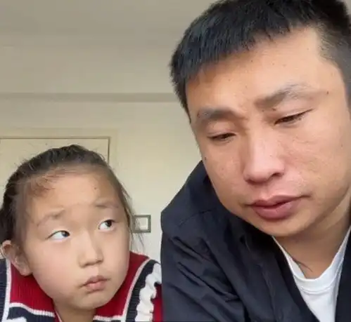 三石父女的搞笑日常,短短两个月涨粉200万,他们究竟有何魔力