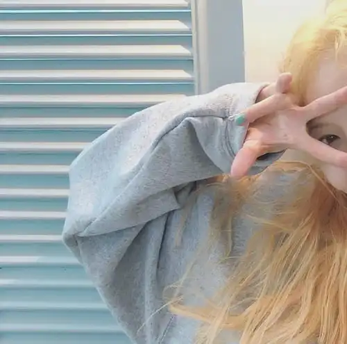 泫雅这个女孩居然有两副面孔