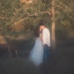 禁欲系情侣头像一人一半