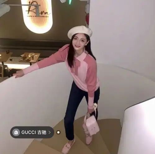 周洁琼气质好奶甜私服穿搭配色清新又甜美,每一套都好少女